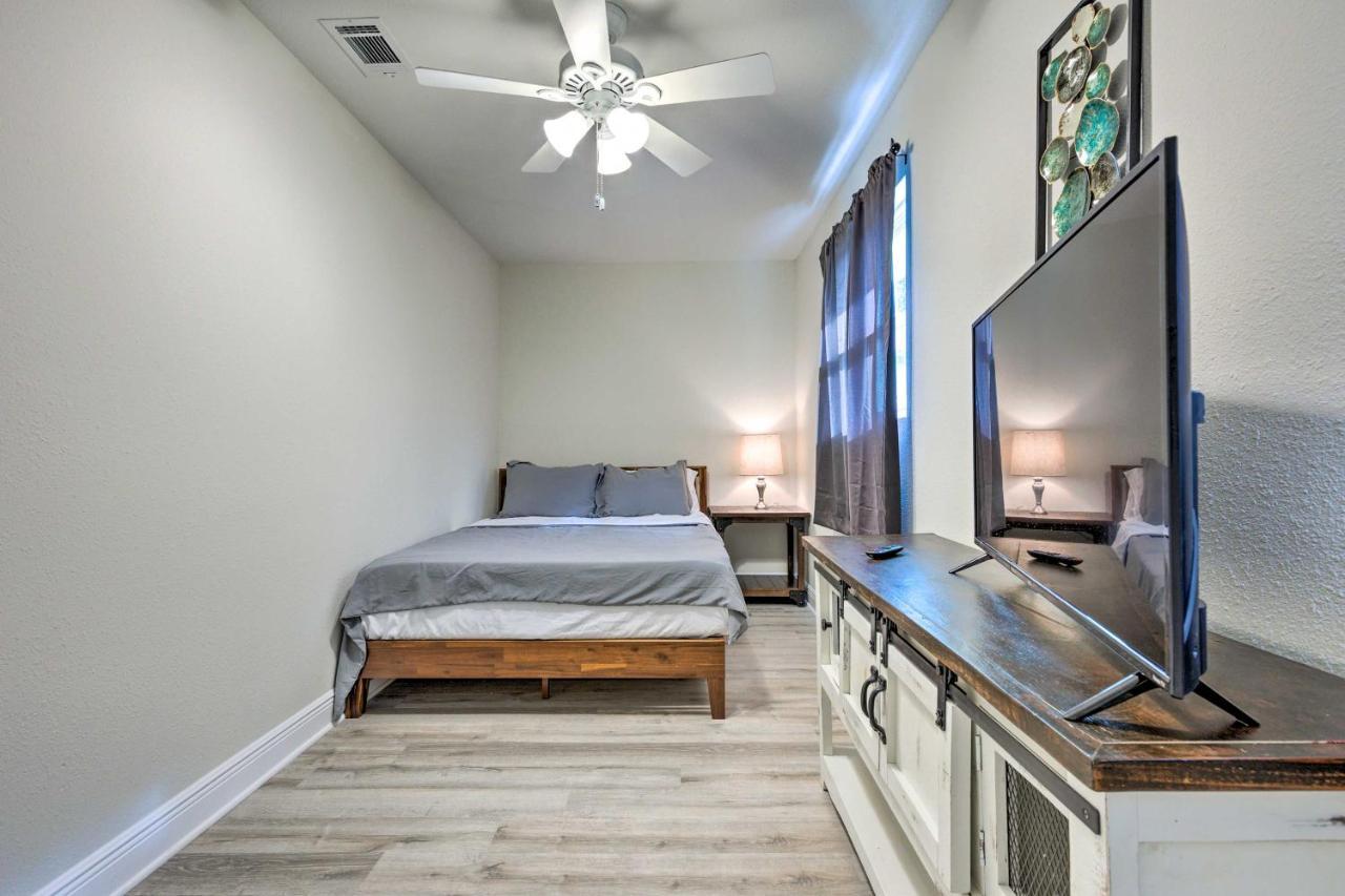 Spacious Gulfport Home With Yard 1 Mi To Beach Exterior foto